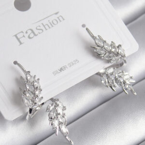 Tegan Pirinç Gümüş Renk Zirkon Taşlı Yaprak Model Kadın Küpe TG27BKP9946