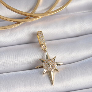 Tegan Pirinç Gold Renk Zirkon Taşlı Kutup Yıldızı Model Ajda Charm TG27BC1004
