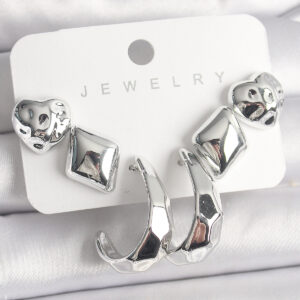 Tegan Gümüş Renk Kalp Halka Figür CCB Plastik Kadın Küpe Seti TG27BKP10023