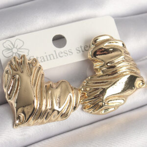 Tegan Pirinç Gold Renk İşlemeli Kalp Model Kadın Küpe TG27BKP10264