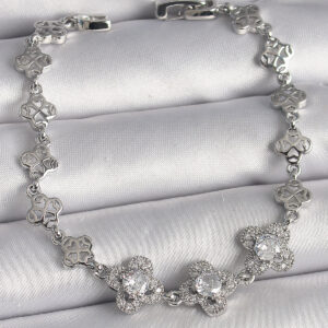 Tegan Pirinç Gümüş Renk Zirkon Taşlı Yonca Model Kadın Bileklik TG27BB6845