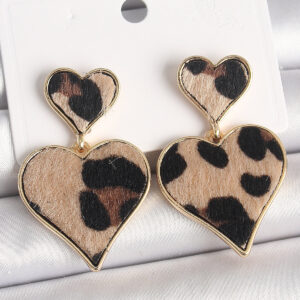 Tegan Pirinç Gold Renk Sallantı Leopar Kalp Model Kadın Küpe TG27BKP10339