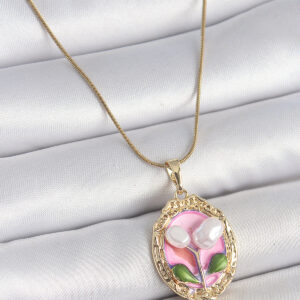 Tegan 316L Çelik Gold Renk Zincir Pembe Mineli İncili Çiçek İşlemeli Portre Model Kadın Kolye TG27BKO10169