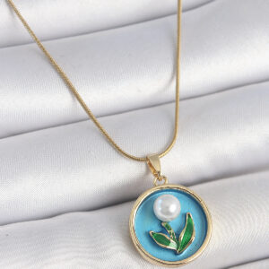 Tegan 316L Çelik Gold Renk Zincir Mavi Mineli İncili Çiçek İşlemeli Portre Model Kadın Kolye TG27BKO10191