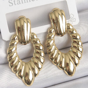 Tegan 316 Çelik Gold Renk İşlemeli Motiif Model Kadın Küpe TG27BKP10528