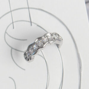 Tegan Pirinç Gümüş Renk Zirkon Taşlı Kıkırdak Model Kadın Küpe TG27BKP10552