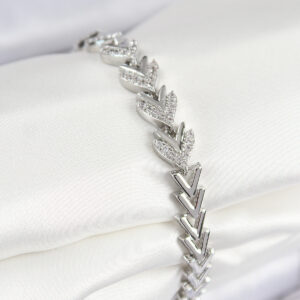 Tegan Pirinç Zirkon Taşlı Sıralı Ok Model Gümüş Renk Kadın Bileklik TG27BB7526