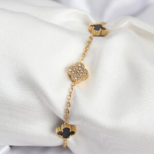Tegan 316L Çelik Gold Renk Siyah ve Zirkon Taşlı Baby Boy Yonca Kadın Bileklik TG27BB7953