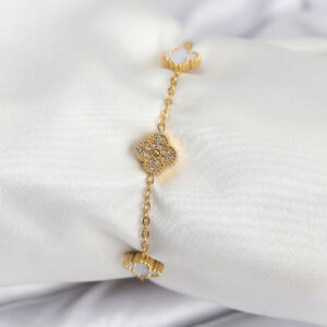 Tegan 316L Çelik Gold Renk Beyaz ve Zirkon Taşlı Baby Boy Yonca Kadın Bileklik TG27BB7955