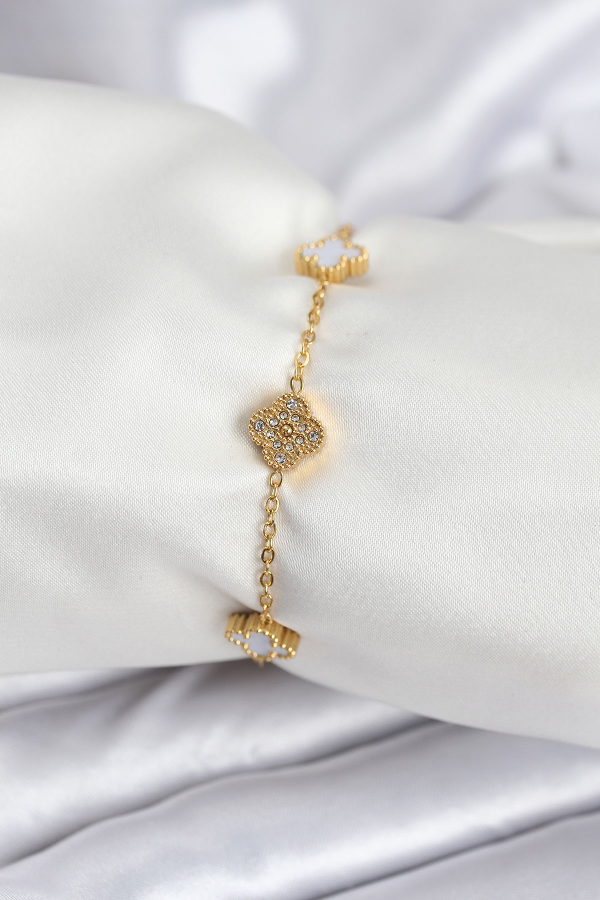 Tegan 316L Çelik Gold Renk Beyaz ve Zirkon Taşlı Baby Boy Yonca Kadın Bileklik TG27BB7955 - Görsel 1