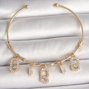 Tegan Pirinç Gold Renk Sallantı Zirkon Taşlı Messika Figür Charm Kadın Bileklik TG27BB6893