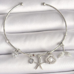 Tegan Pirinç Gümüş Renk Sallantı Zirkon Taşlı Deniz Yıldız Figür Balık Kuyruğu Detay Charm Kadın Bileklik TG27BB6909