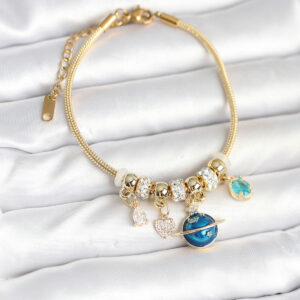 Tegan Pirinç Gold Renk Dünya Charmlı Kadın Bileklik TG27BB7987