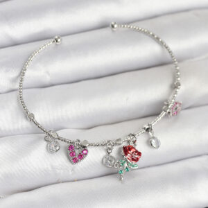 Tegan Gül Charmlı Gümüş Renk Pirinç Kadın Bileklik TG27BB8044