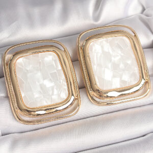 Tegan Pirinç Gold Renk Beyaz Mineli Kare Model Kadın Küpe TG27BKP10428