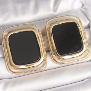 Tegan Pirinç Gold Renk Siyah Mineli Kare Model Kadın Küpe TG27BKP10429