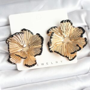 Tegan Pirinç Gold Renk Siyah Mine Detaylı Lotus Kadın Küpe TG27BKP11368