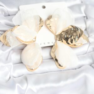 Tegan Pirinç Gold Renk Beyaz Tüllü Lotus Kadın Küpe TG27BKP11373