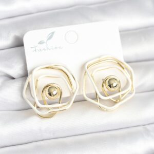 Tegan Pirinç Gold Renk Beyaz Mineli Geometrik Gül Model Kadın Küpe TG27BKP11375