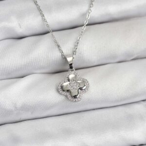 Tegan 316L Çelik Zincir Gümüş Renk Zirkon Taşlı Yonca Model Kadın Kolye TG27BKO10772