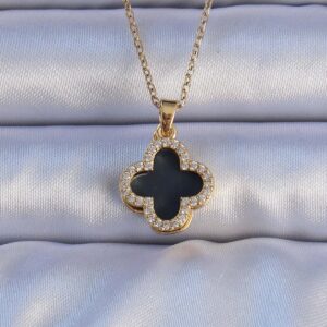 Tegan 316L Çelik Gold Renk Siyah Mineli Zirkon Taşlı Yonca Figürlü Kolye TG27BKO9198