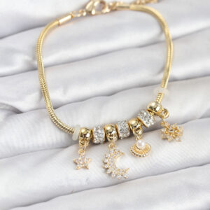 Tegan Pirinç Gold Renk Ay Charm Model Charmlı Kadın Bileklik TG27BB8175