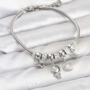 Tegan Pirinç Gümüş Renk Uzay Tema Charmlı Kadın Bileklik TG27BB8178