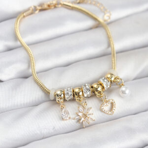 Tegan Pirinç Gold Renk Kutup Yıldızı ve Kalp Charmlı Kadın Bileklik TG27BB8181