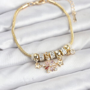 Tegan Pirinç Gold Renk Renkli Yıldız Charmlı Kadın Bileklik TG27BB8187