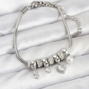 Tegan Pirinç Gümüş Renk Kalp Charmlı Kadın Bileklik TG27BB8208