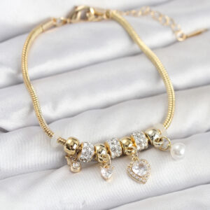 Tegan Pirinç Gold Renk Kalp Charmlı Kadın Bileklik TG27BB8209