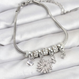 Tegan Kutup Yıldızı Model Charmlı Gümüş Renk Kadın Bileklik TG27BB8214