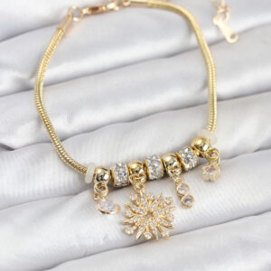 Tegan Kutup Yıldızı Model Charmlı Gold Renk Kadın Bileklik TG27BB8215