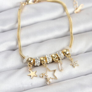 Tegan Gold Renk Pirinç Yıldız Model Charmlı Kadın Bileklik TG27BB8221