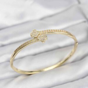 Tegan Pirinç Gold Renk Zirkon Taşlı Yonca Model Kadın Kelepçe Bileklik TG27BB8227