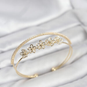Tegan Çiçek Model Pirinç Gold Renk Kadın Bileklik TG27BB8251