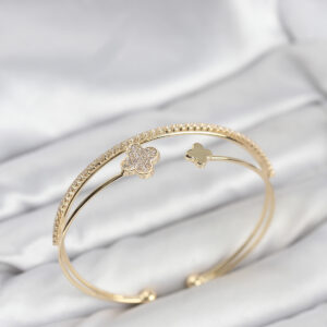 Tegan Yonca Model Pirinç Gold Renk Kadın Bileklik TG27BB8259