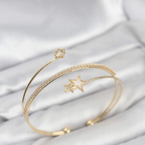 Tegan Yıldızlı Model Pirinç Gold Renk Kadın Bileklik TG27BB8261