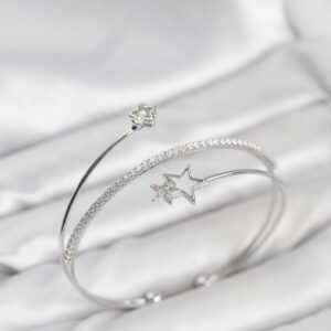 Tegan Yıldızlı Model Pirinç Gümüş Renk Kadın Bileklik TG27BB8262