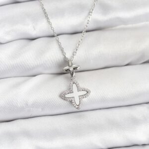 Tegan 316L Çelik Zincir Gümüş Renk 4 Yapraklı Yonca Model Zirkon Taşlı Kadın Kolye TG27BKO10888