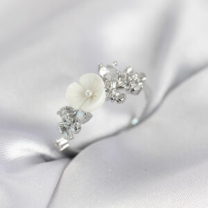 Tegan Gümüş Renk Pirinç Çiçek Model Zirkon Taşlı Kadın Yüzük TG27BYK4069