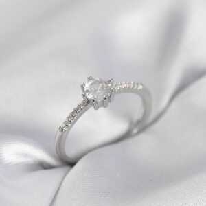 Tegan Tek Taş Model Gümüş Renk Zirkon Taşlı Kadın Yüzük TG27BYK4087