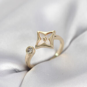 Tegan Gold Renk Köşeli Yonca Model Zirkon Taşlı Kadın Yüzük TG27BYK4099