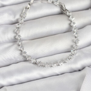 Tegan Kare Zirkon Taşlı Gümüş Renk Pirinç Su Yolu Kadın Bileklik TG27BB8325