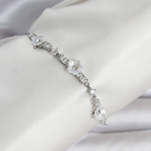 Tegan Baget Zirkon Taşlı Çiçek Model Gümüş Renk Asansörlü Kadın Bileklik TG27BB8329