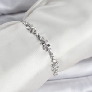 Tegan Gümüş Renk Yonca Model Zirkon Taşlı Asansörlü Kadın Bileklik TG27BB8333