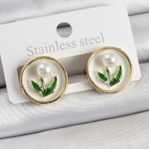 Tegan Pirinç Beyaz Mineli Lale Figürlü Sanatsal Portre Model Gold Renk Kadın Küpe TG27BKP10675