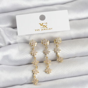 Tegan Pirinç Gold Renk Sıralı Kutup Yıldızı Model 3'lü Kadın Küpe TG27BKP11715