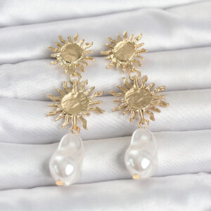 Tegan Gold Renk Pirinç Güneş Model Detaylı Kadın Küpe TG27BKP11797