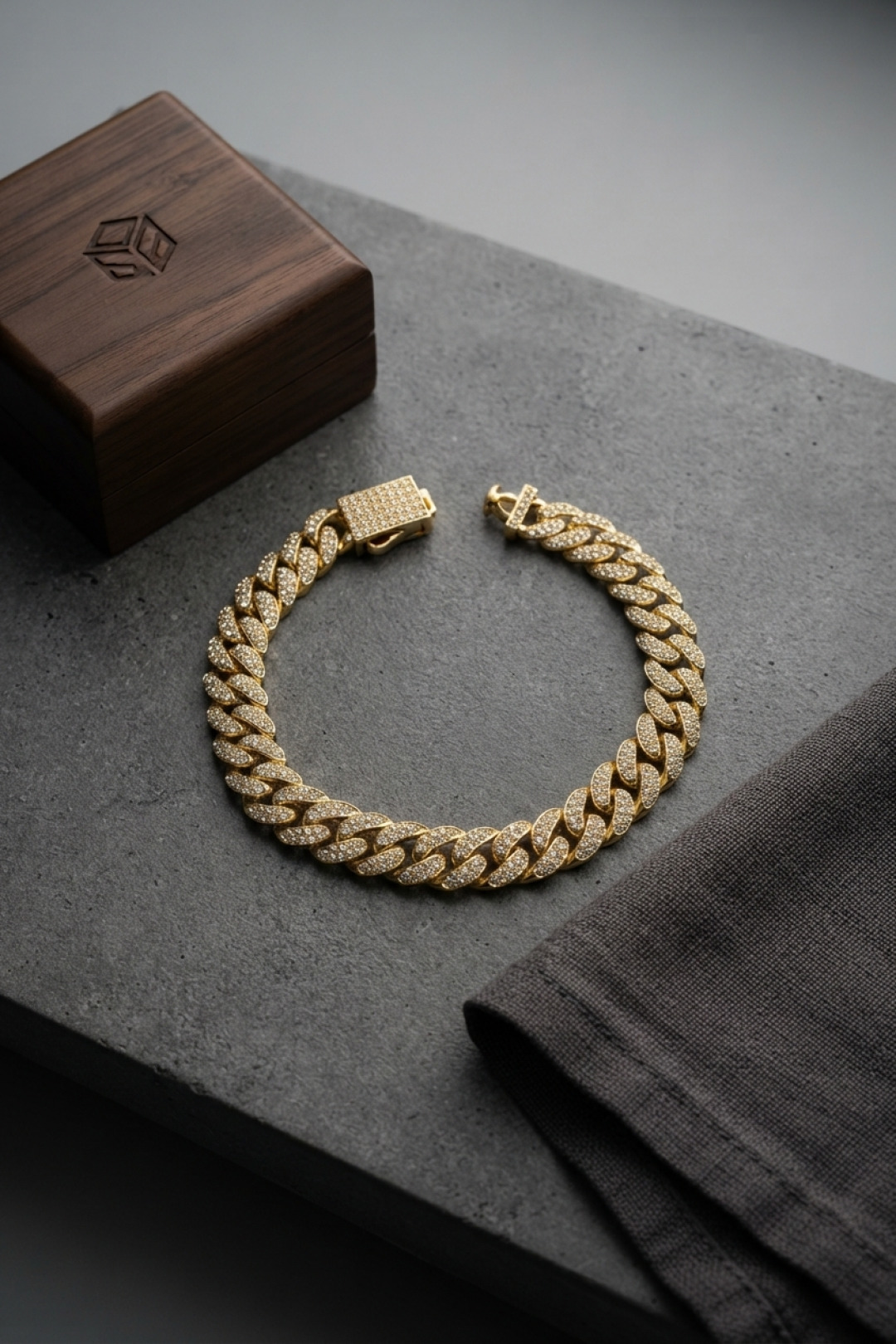 Tegan Cuban Zincir Model Zirkon Taşlı Gold Renk Erkek Bileklik TG27EB3817 - Görsel 1